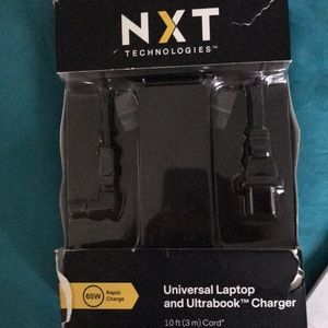 Universal laptop charger
